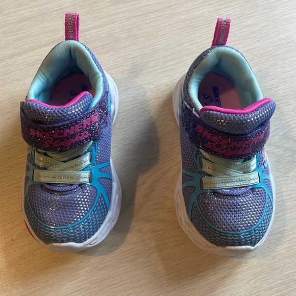 SKECHERS Toodler running shoes. - Picture 1 of 11